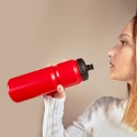 BIDON PLASTIKOWY CZERWONY 840 ml